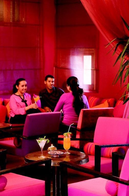 Mercure 우아르자자테 외부 사진