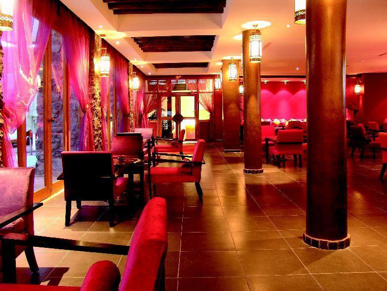 Mercure 우아르자자테 외부 사진